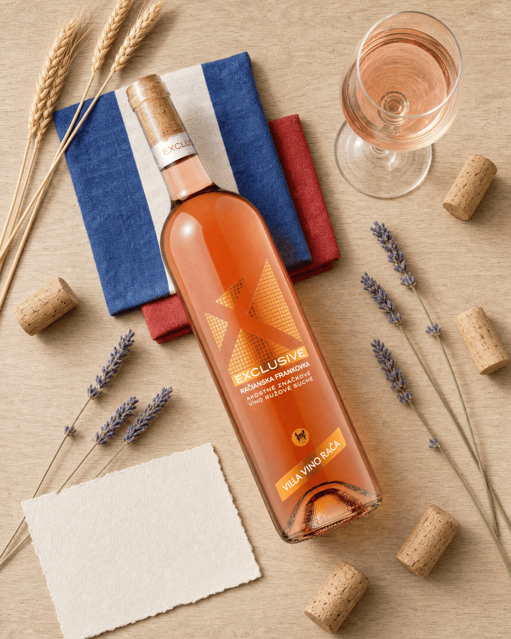 Račianska frankovka rosé Exclusive, ružové víno Villa Vino Rača, fľaša a pohár